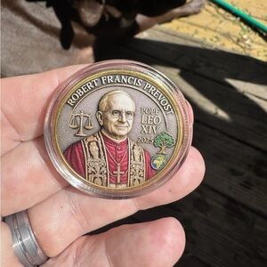 Pope Leo commemorative Coin - Gold and Brown